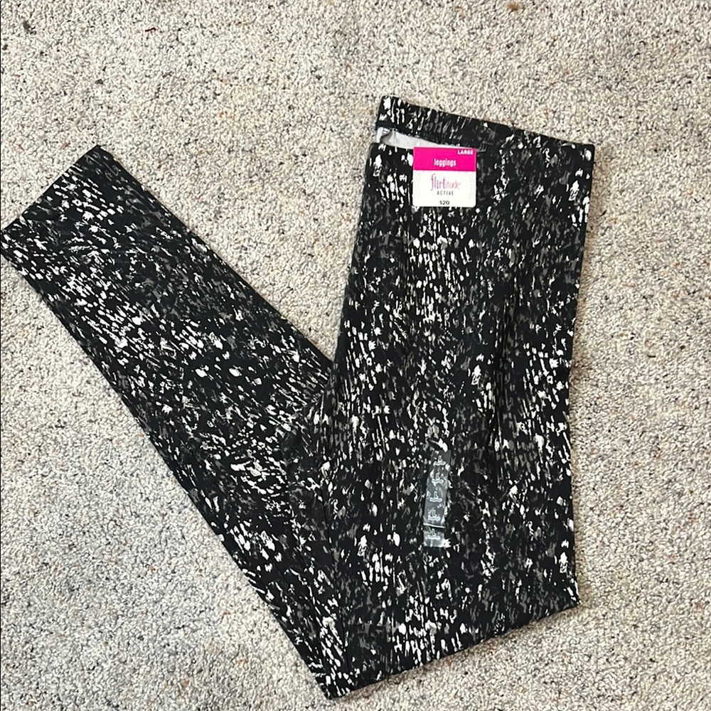 Flirtitude Leggings NWT